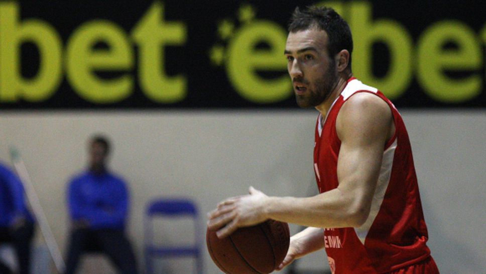 Тежко пътуване за Лукойл Академик до Чехия