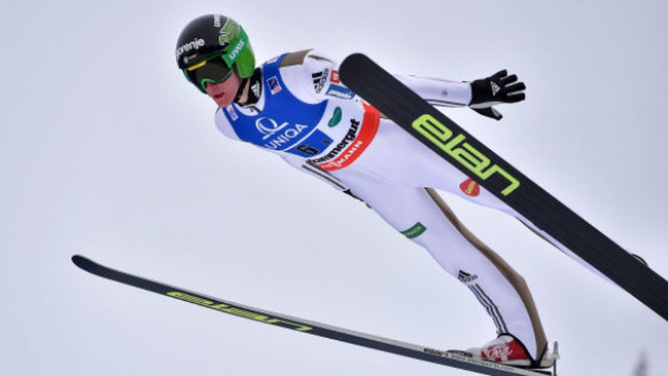 Словенците записаха тройна победа в Сапоро, Петер Превц остава лидер