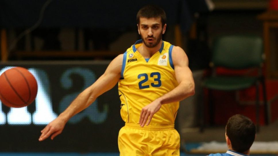 Добър мач за Станимир Маринов при победа на Сигал Прищина