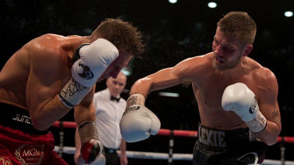 Джон Уейн Хибърт със странна победа с нокаут (ВИДЕО)