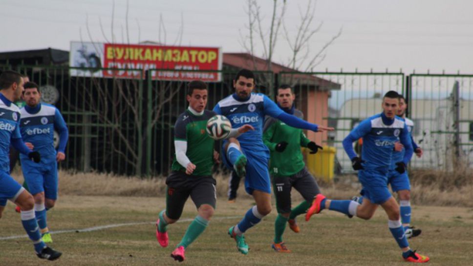 Лидерът в Югоизточна "В" група излъга Черноморец (Балчик)