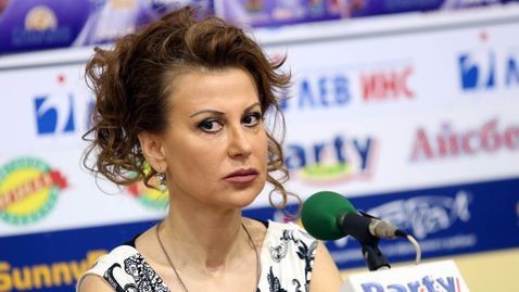 Илиана Раева: Наско не щади здраве и сън, за да извади Левски от задънената улица