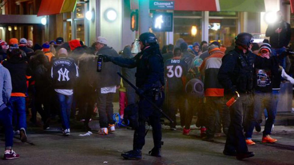 Полицията в Денвър разпръсна празнуващи със сълзотворен газ