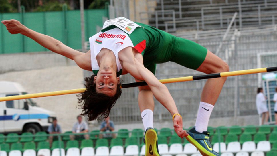 Тихомир Иванов скача във Виена и Острава