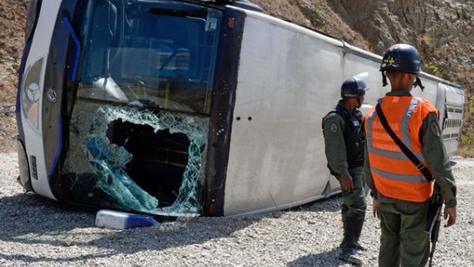 Автобус с аржентински футболисти се преобърна във Венецуела