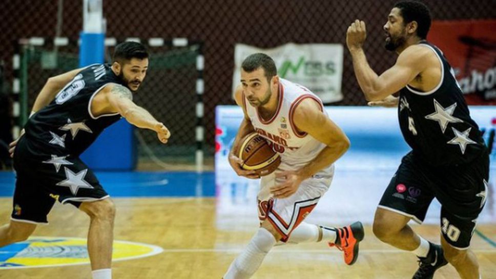 Победа и загуба за българските баскетболисти в първенството на Румъния