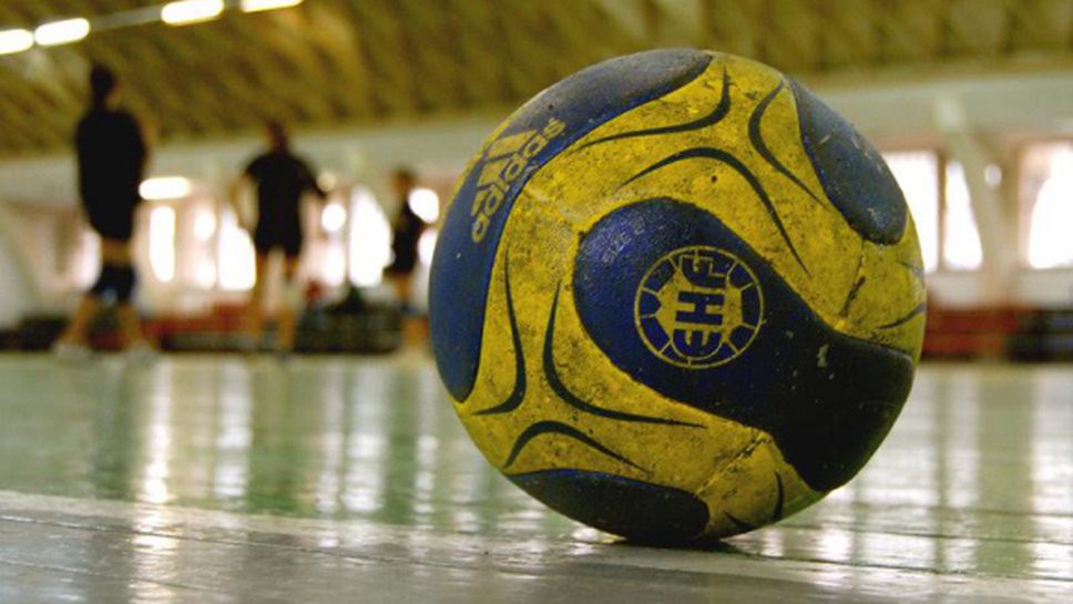 Дербито на мъжкия хандбал завърши без победител