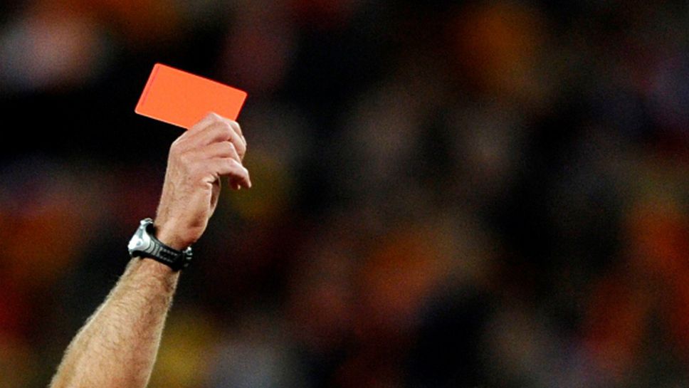 Трагедия в Аржентина: Футболист застреля съдия, който му показа червен картон