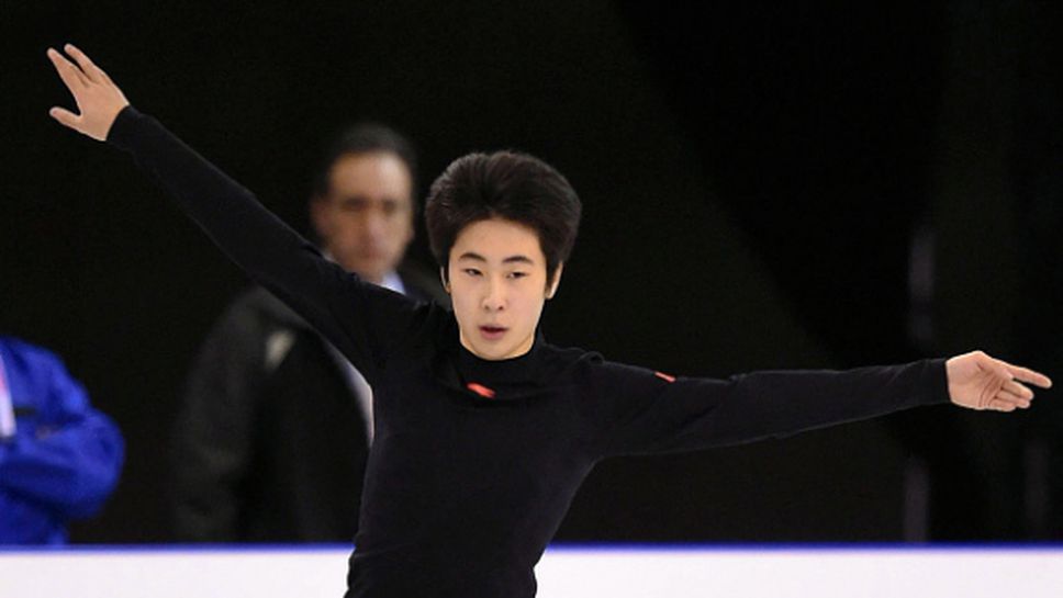 Боян Цзин поведе след кратката програма на "Четирите континента"