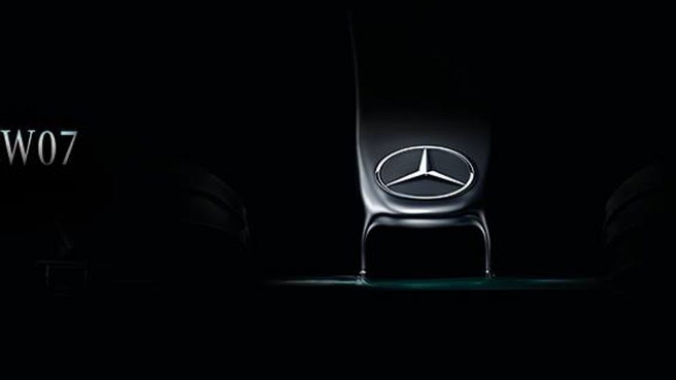 Първата обиколка на новата Сребърна стрела (Видео)