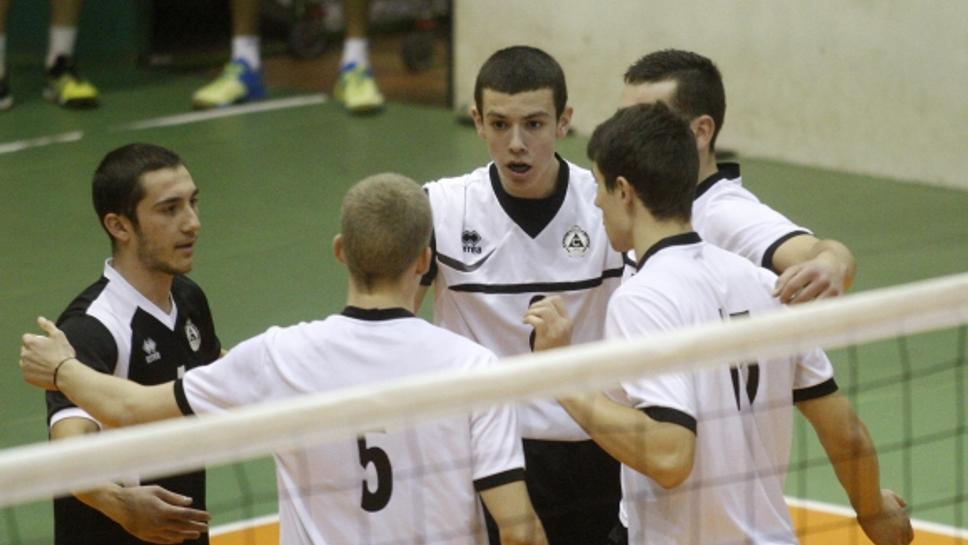 Славия взе гейм с 25:9 във Висшата лига