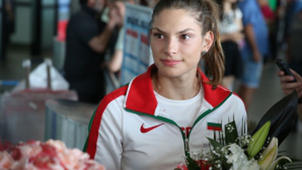 Габриела Петрова се прибра от Пекин