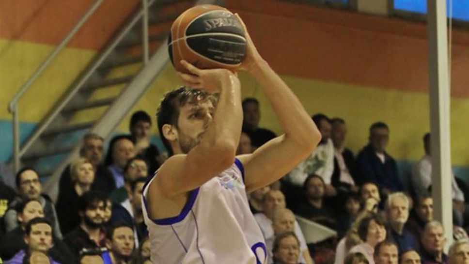 Костов вкара 10 точки на Арис