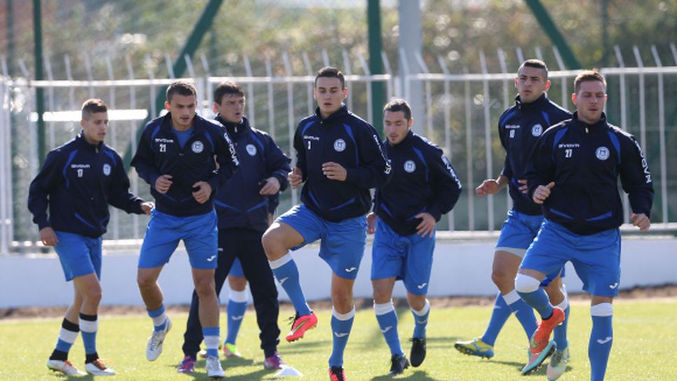 Лидерът в Югоизточна "В" група се измъкна с гол в последната минута