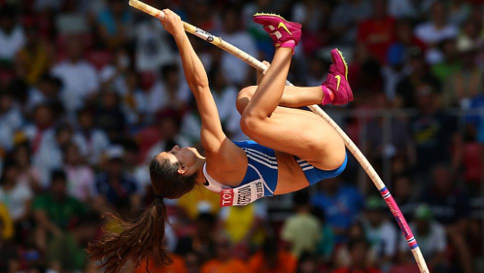 Две атлетки се изкачиха до третото място във вечната ранглиста в овчарския скок в зала