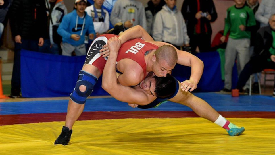 Шампиони от ДЛП по борба за кадети