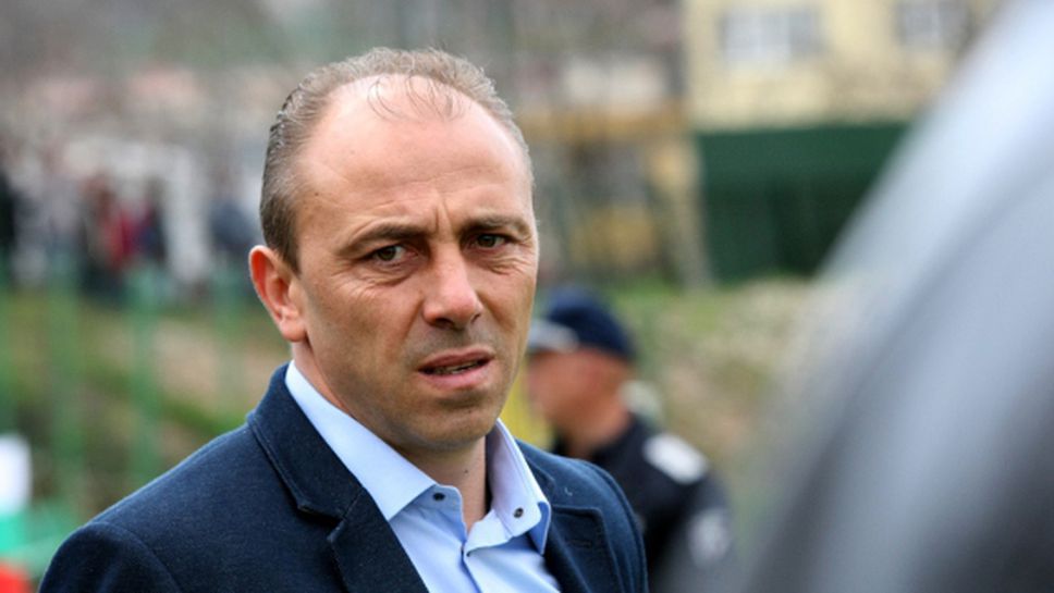 Официално: Илиан Илиев е новият треньор на Локомотив (Пловдив)