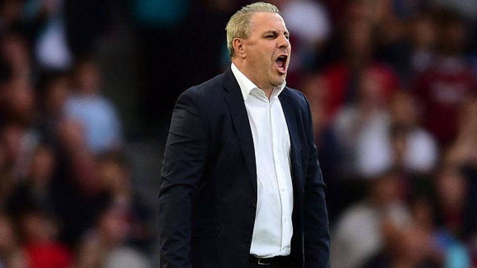 Изхвърлиха от футбола треньора на лидера в Румъния, залагал на местни мачове