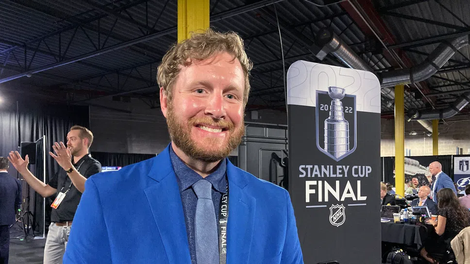 НХЛ ще продължи да използва преводач на жестомимичен език