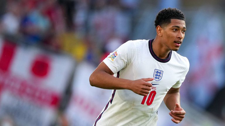  Ливърпул отсрочва прехвърлянето на Белингам за идващото лято 