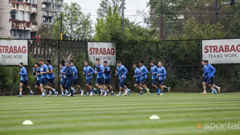  Левски тренира без Сундберг и Стоянов 