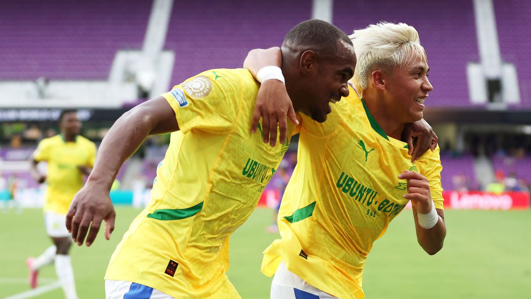 Мамелъди Съндаунс оглави групата на Борусия (Д) и Флуминензе