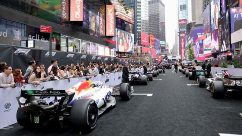 Формула 1 превзе "Таймс Скуеър" за световната премиера на F1: The Movie