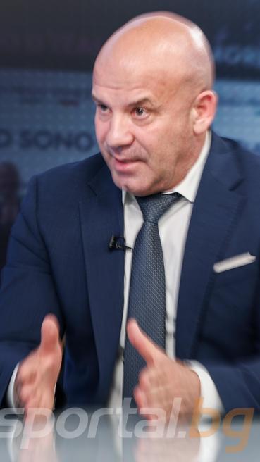 Министър Керязов: В Зимния дворец няма лед, а търговци ползват обекти без да плащат наеми