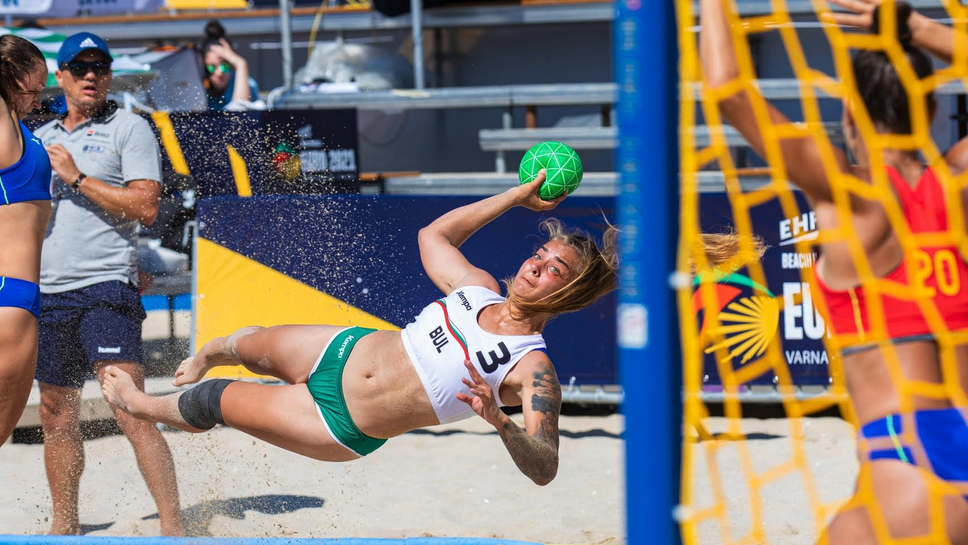 Близо два тона вода се изпива за ден на Европейското първенство по плажен хандбал във Варна