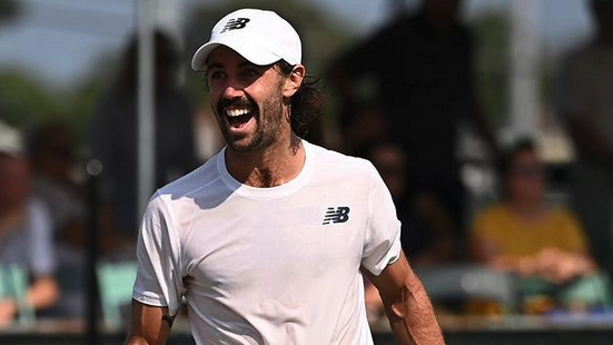 Томпсън се класира на полуфинал на турнира по тенис за мъже в Нюпорт