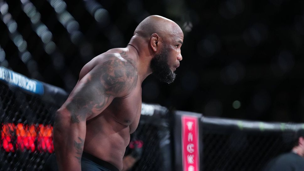 Боец от BKFC опитал да убие Йоел Ромеро със самурайски меч