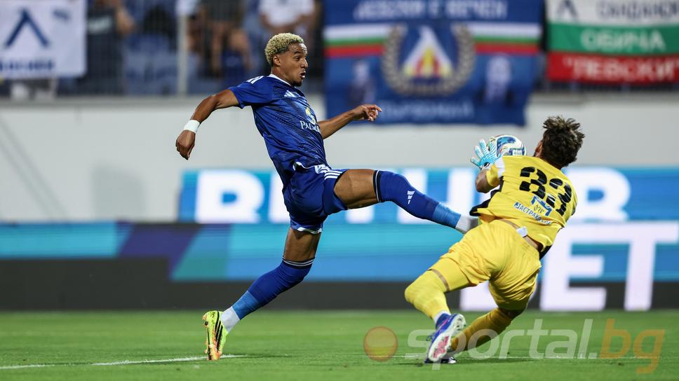 Левски 0:0 Дунав, пропуск на Око-Флекс и греда на Бурас