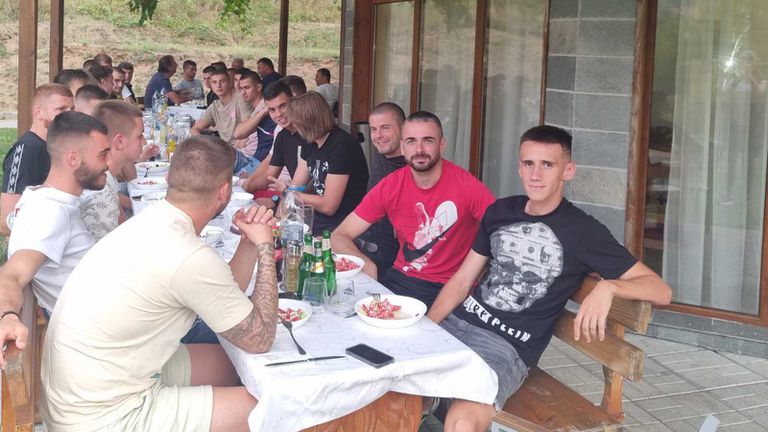 Футболистите треньорския щаб и целия помощно технически екип на