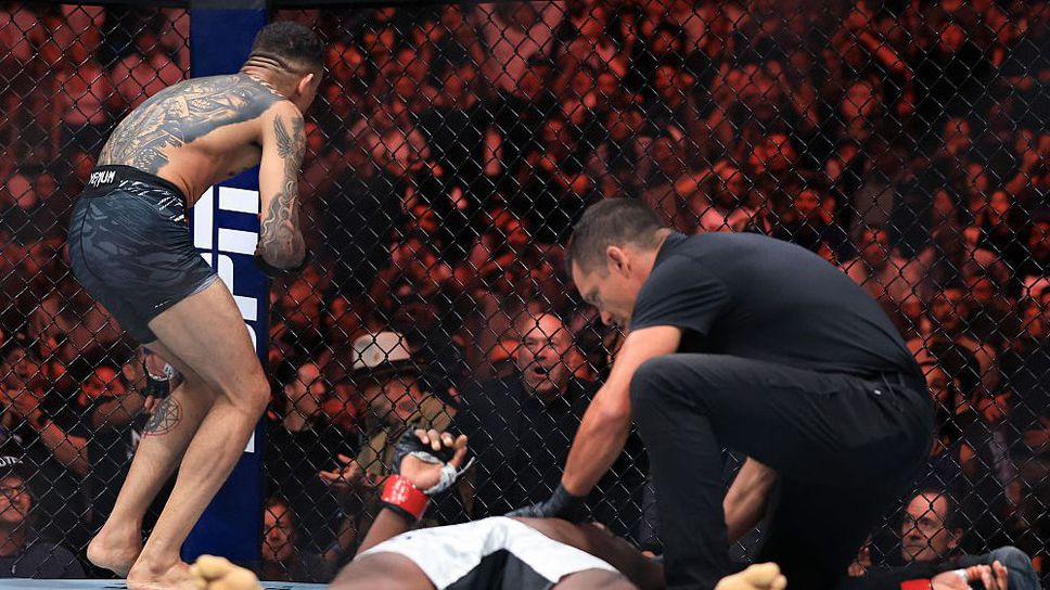 Карлос Пратес нокаутира Джеф Нийл с брутален лакът на UFC 319