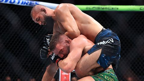  15-0! Хамзат е новият първенец на UFC в междинна категория! 