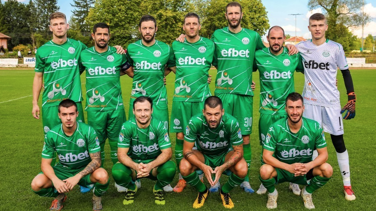 Централният нападател Григор Долапчиев и партньора му атака Кристиян Ковачев