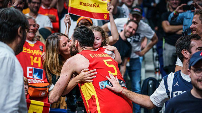 Испания се класира на финал на ЕвроБаскет 2022, след като