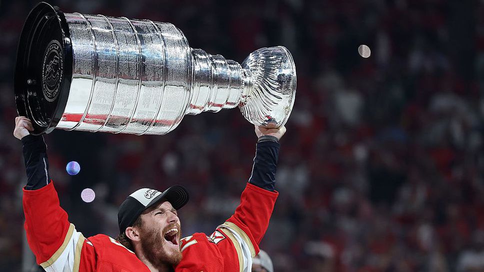 Шампионът в Националната хокейна лига Флорида Пантърс ще започне похода