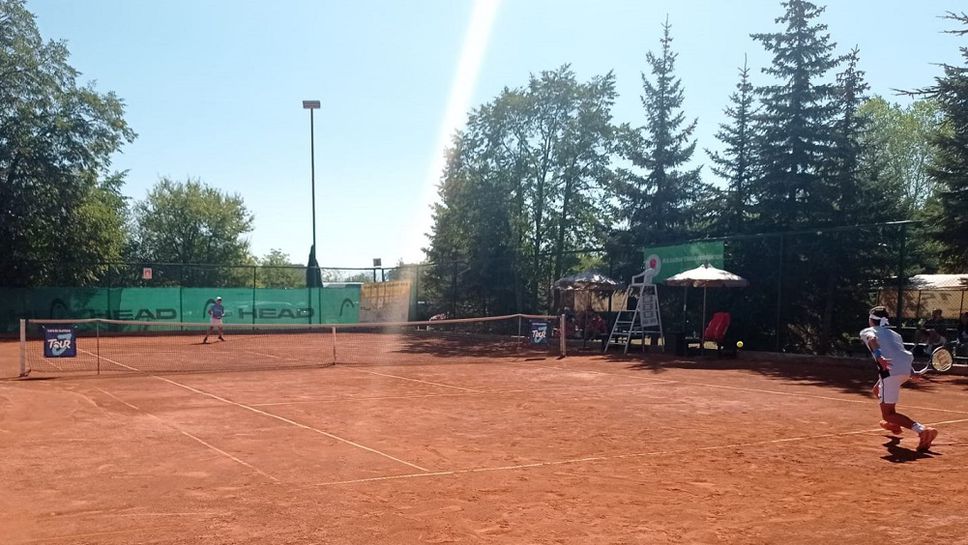 Седем български тенисисти трима юноши и четири девойки се класираха