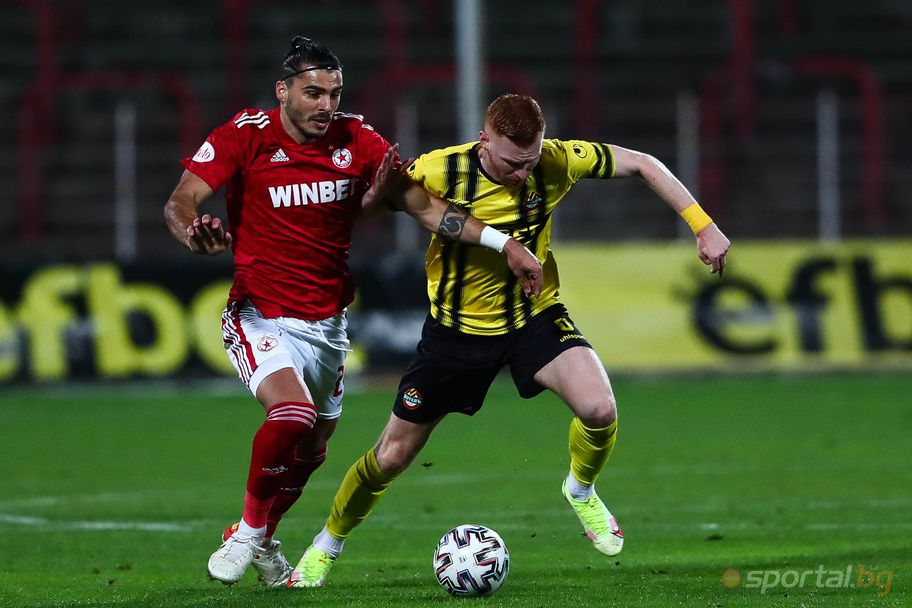  Карло Мухар, Дилан Мертенс 