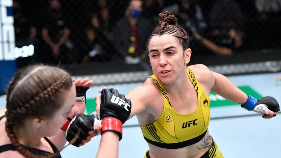 Норма Дюмонт се справи с Аспен Лад в Лас Вегас