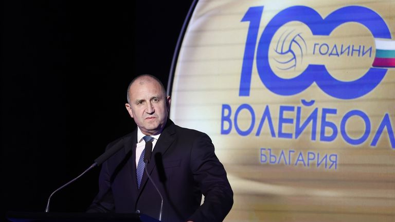 Президентът на България Румен Радев и един от предшествениците му