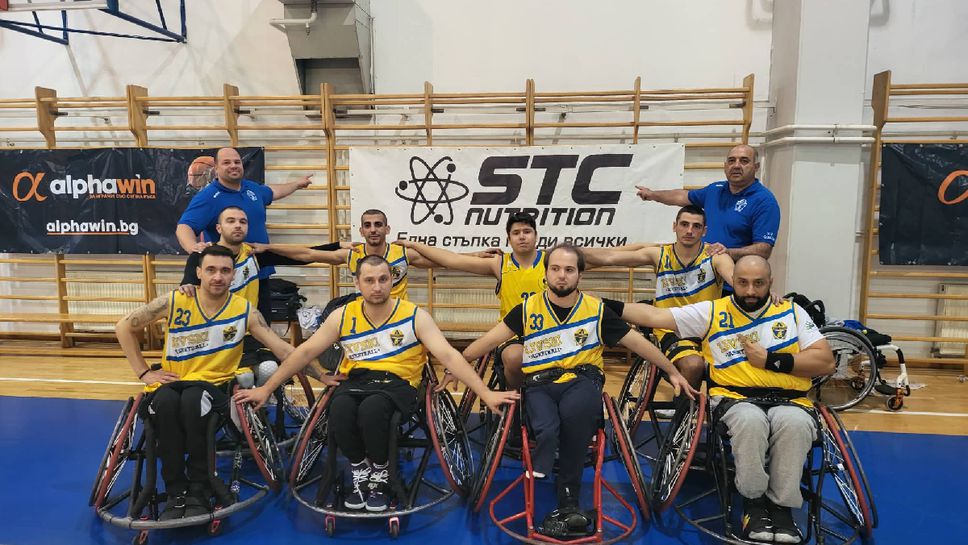 Победа и загуба за Левски на старта на Балканската лига