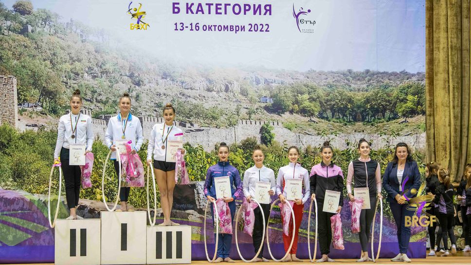 Анджелика Казакова е шампион в многобоя при жените на Държавното “Б” категория, Велбъжд с отборната титла