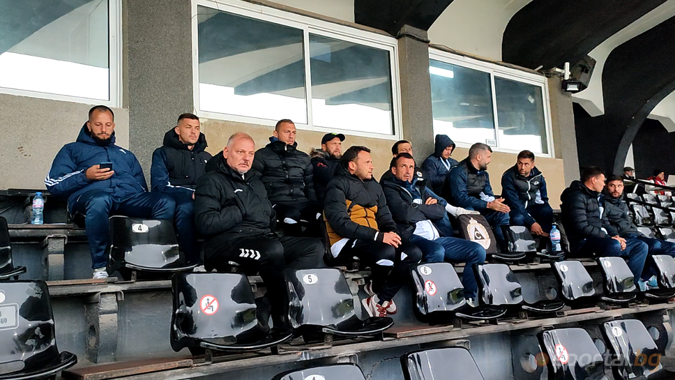 Дузина бивши футболисти ще гледат младежите срещу Косово