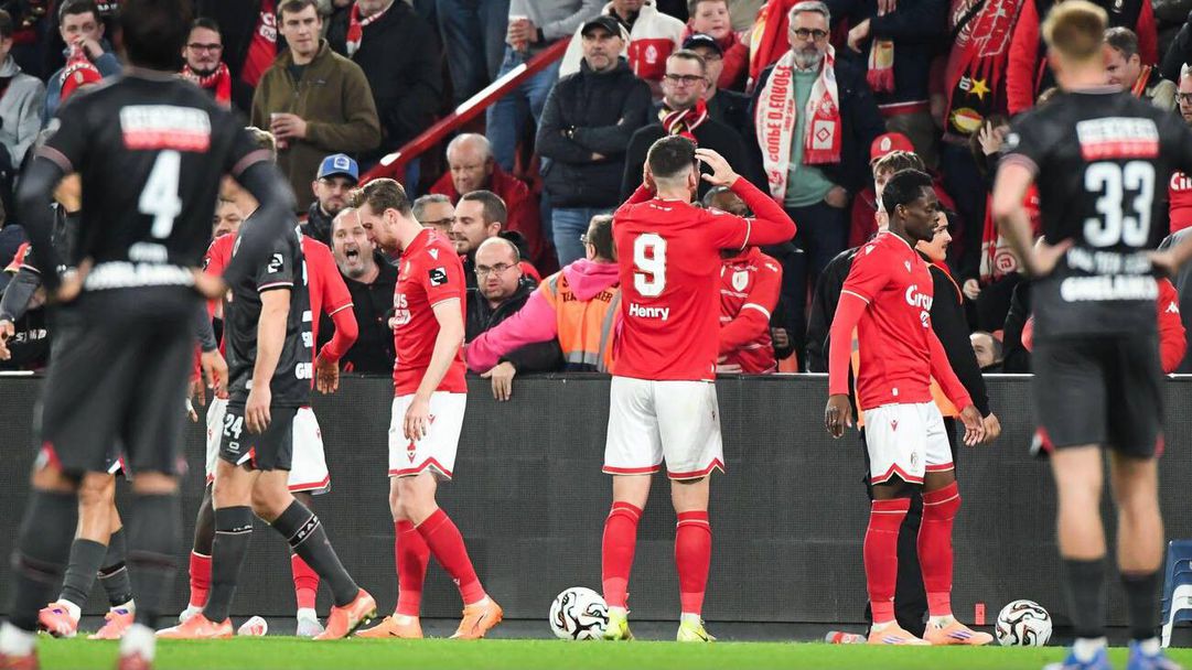 Прекратиха заради хвърлена чаша мач на отбора на Божинов