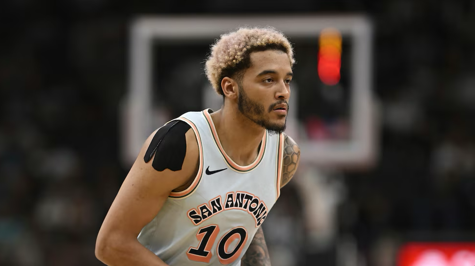 Баскетболистът на Сан Антонио Спърс Джереми Сохан ще пропусне първия
