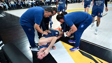 Две тежки контузии белязаха мача Анадолу Ефес - Панатинайкос