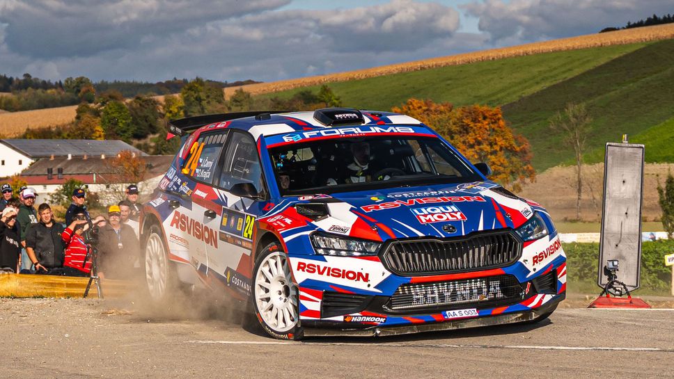 Българският пилот в WRC2 Николай Грязин навигатор Константин Александров Шкода