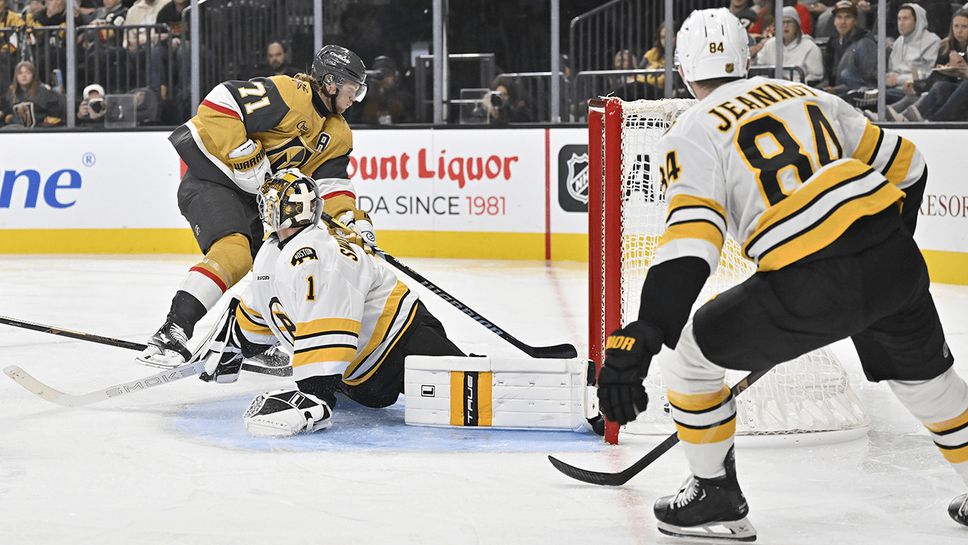 Вилям Карлсон вкара два гола Павел Дорофеев добави един а